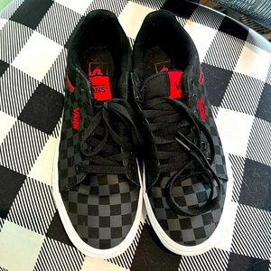 Men’s Vans Seldan Skate Shoes. Size 9.5.